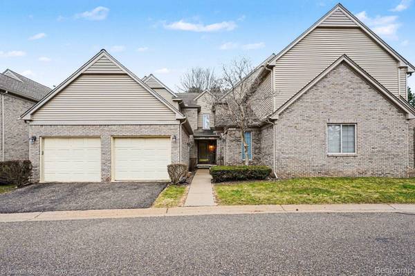 716 S Milford RD, Milford Village, MI 48381