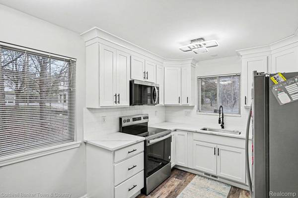 716 S Milford RD, Milford Village, MI 48381