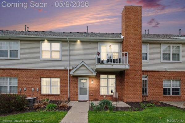594 Olde English CIR, Howell Township, MI 48855