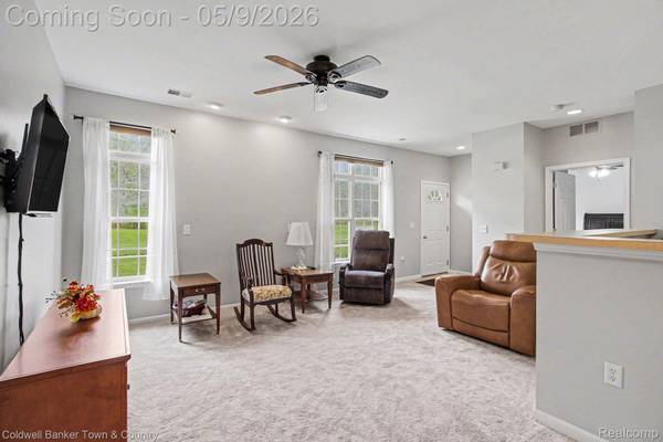 594 Olde English CIR, Howell Township, MI 48855
