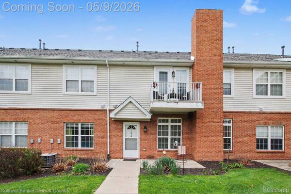 594 Olde English CIR, Howell Township, MI 48855