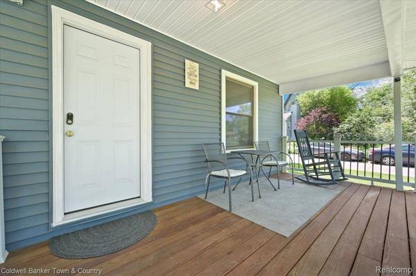 3251 Springbrook ST, Ann Arbor, MI 48108