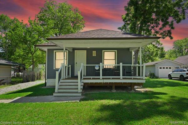 3251 Springbrook ST, Ann Arbor, MI 48108