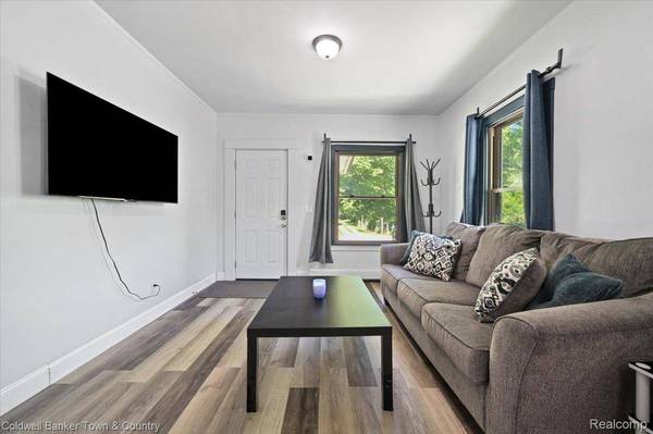 3251 Springbrook ST, Ann Arbor, MI 48108