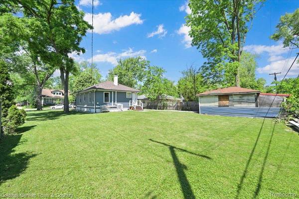 3251 Springbrook ST, Ann Arbor, MI 48108