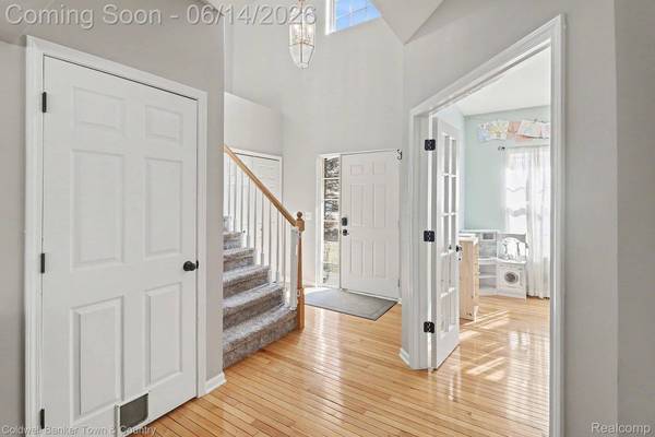 9120 Lakewood DR, Northfield Township, MI 48189