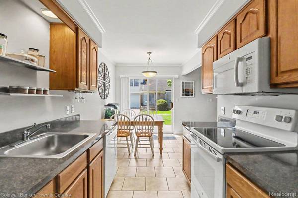 47083 Auburn CT, Shelby Charter Township, MI 48317