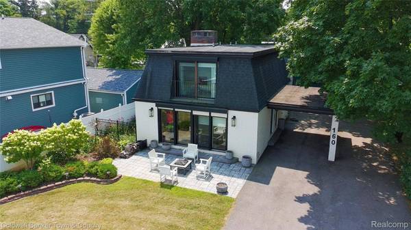 160 E Shore DR, Northfield Township, MI 48189