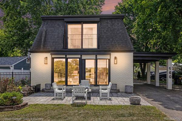 160 E Shore DR, Northfield Township, MI 48189