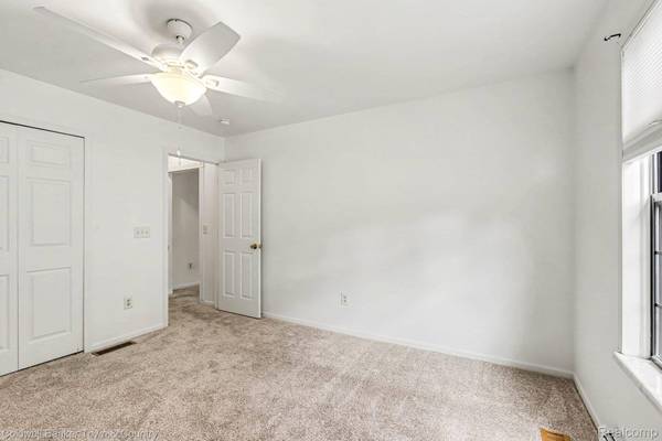 12460 Cambridge BLVD, Green Oak Township, MI 48178