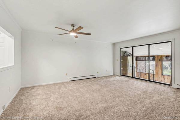12460 Cambridge BLVD, Green Oak Township, MI 48178