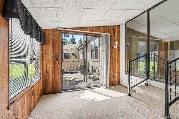 12460 Cambridge BLVD, Green Oak Township, MI 48178