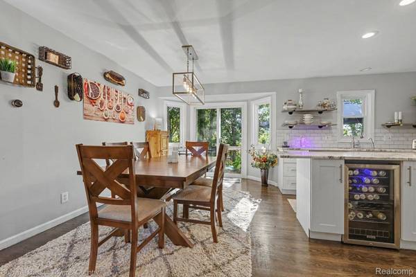 10802 Charring Cross CIR, Green Oak Township, MI 48189