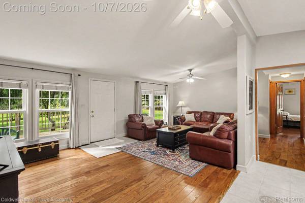 7575 Chilson RD, Hamburg Township, MI 48169