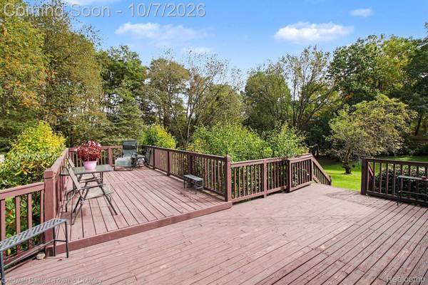 7575 Chilson RD, Hamburg Township, MI 48169