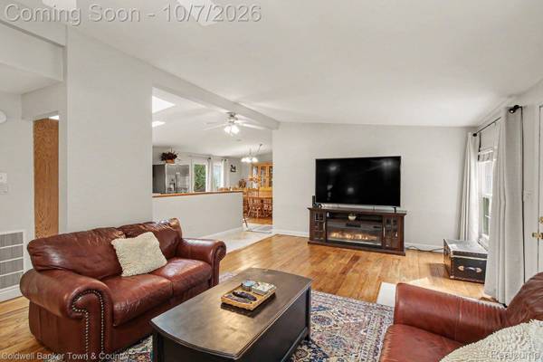 7575 Chilson RD, Hamburg Township, MI 48169