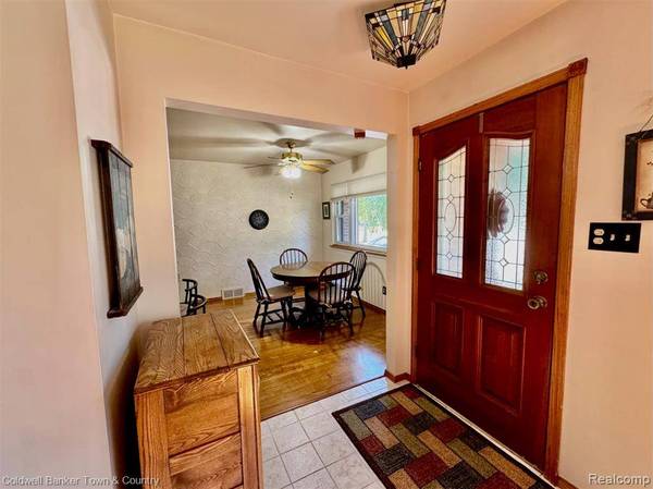 17714 Devonshire Street, Riverview, MI 48193