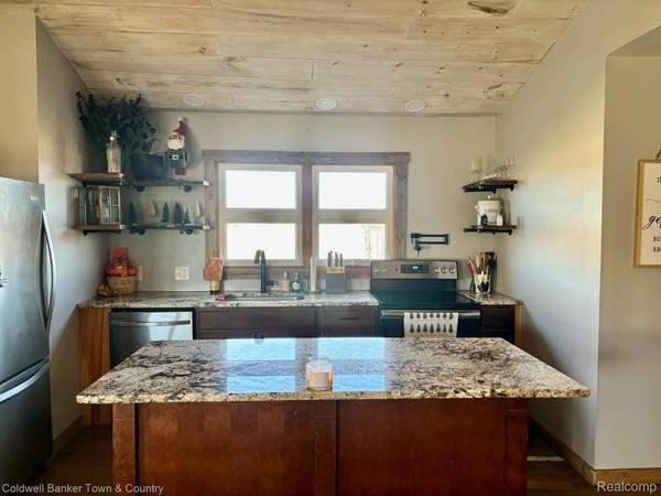 4402 Watson RD, Carleton, MI 48117