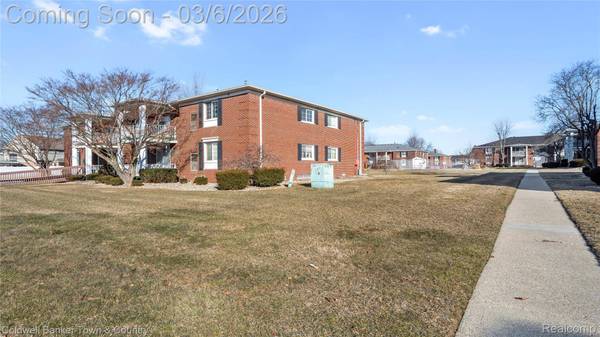 1744 Harrison AVE #C-5, Trenton, MI 48183