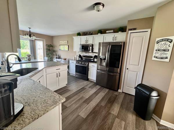 19723 Granger DR, Brownstown Charter Township, MI 48174