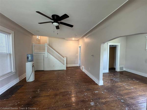 3785 Burns ST, Detroit, MI 48214