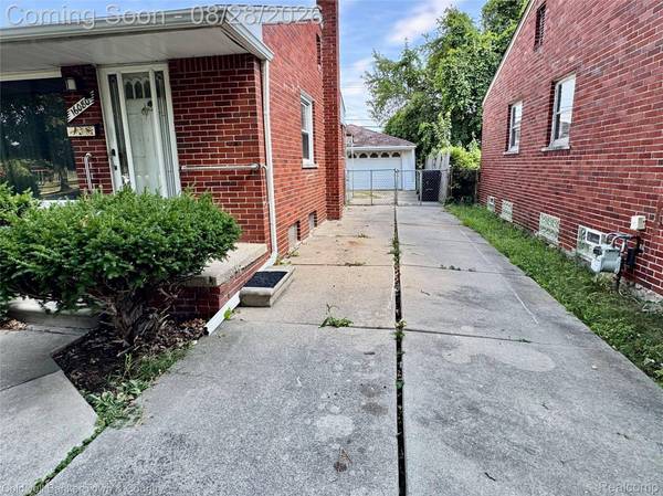 16080 Hanfor AVE, Allen Park, MI 48101