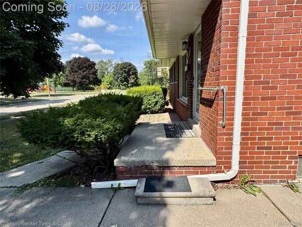 16080 Hanfor AVE, Allen Park, MI 48101