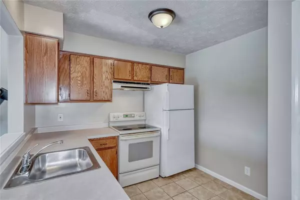 35 Dessie Hts, West Henrietta, NY 14586