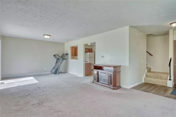 35 Dessie Hts, West Henrietta, NY 14586