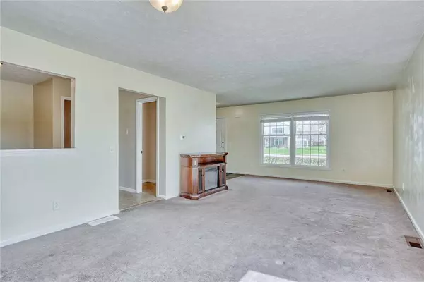 35 Dessie Hts, West Henrietta, NY 14586