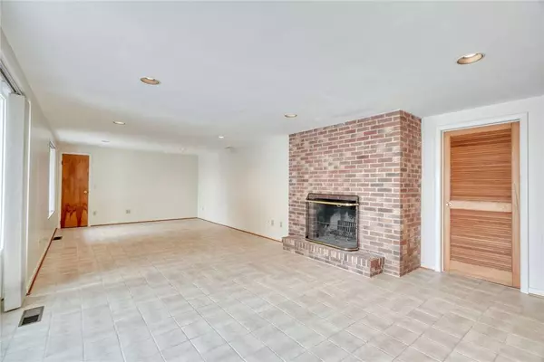 83 Panorama TRL, Rochester, NY 14625