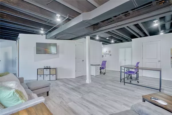 56 Haywards Heath, West Henrietta, NY 14586