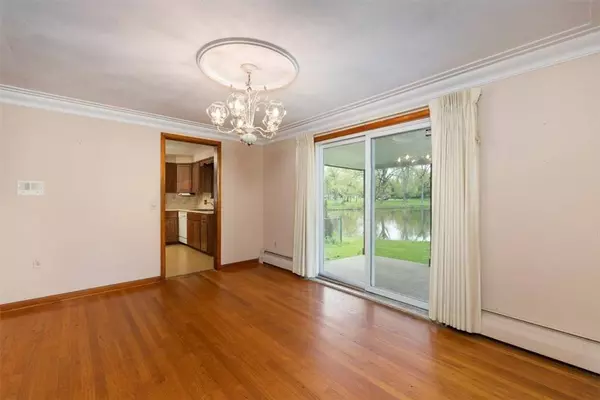 152 Lake AVE, Lancaster, NY 14086