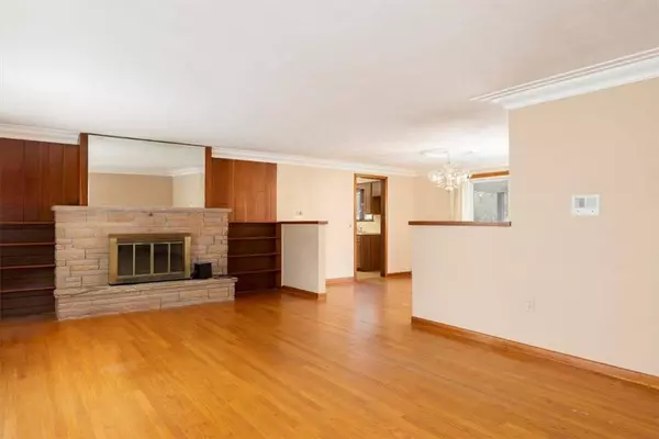 152 Lake AVE, Lancaster, NY 14086