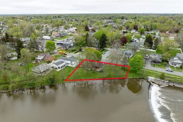 152 Lake AVE, Lancaster, NY 14086