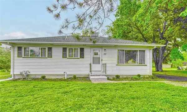 77 Greenbrier LN, Rochester, NY 14623