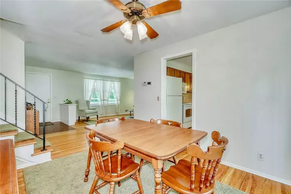 53 Eileen DR, Rochester, NY 14616