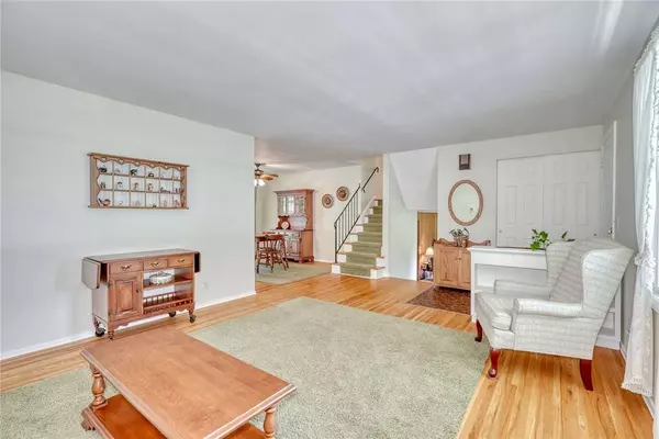 53 Eileen DR, Rochester, NY 14616