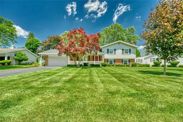 53 Eileen DR, Rochester, NY 14616