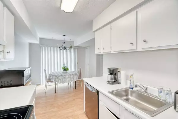 414 Eastbrooke LN, Rochester, NY 14618