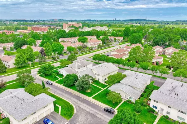 414 Eastbrooke LN, Rochester, NY 14618