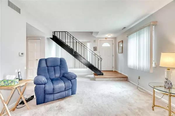 414 Eastbrooke LN, Rochester, NY 14618