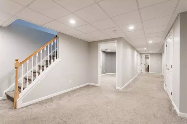 204 Westcombe PARK, West Henrietta, NY 14586