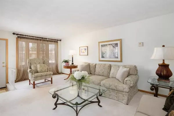 73 Judith DR, Cheektowaga, NY 14227