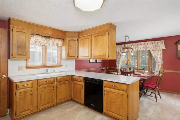 73 Judith DR, Cheektowaga, NY 14227