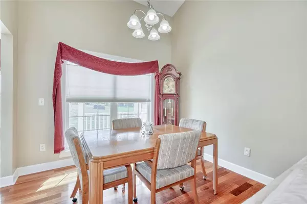 136 New Tudor RD, Pittsford, NY 14534