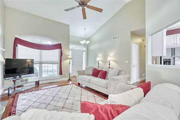 136 New Tudor RD, Pittsford, NY 14534