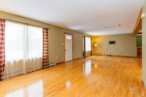 7625 Hallock RD, Bloomfield, NY 14469