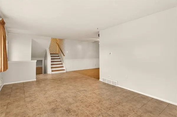 110 Colonnade DR, Rochester, NY 14623