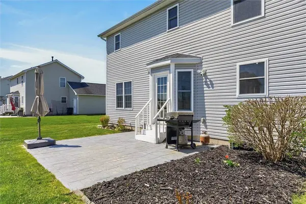 75 Westcombe PARK, West Henrietta, NY 14586